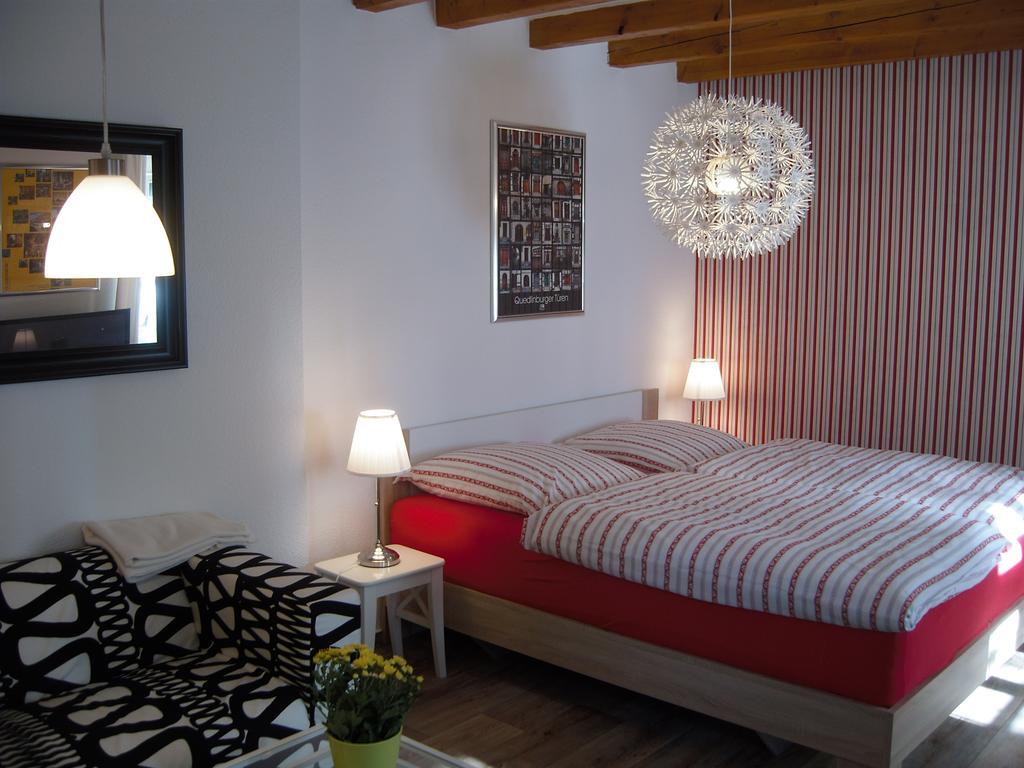 Ferienwohnungen Zur Kaiserstrasse Quedlinburg Habitación foto
